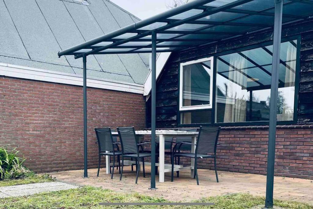 Leuke Bungalow In Noord-Holland Opmeer Esterno foto